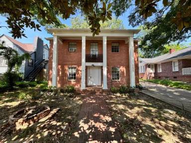 Main picture of 1025 Madison St