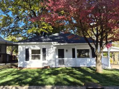 Main picture of 1010 Austin Ave