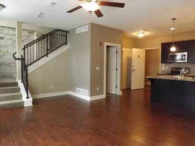 Main picture of 112 N Main St