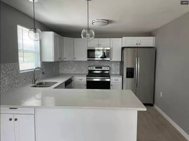 Main picture of 14000 Miramar Ave