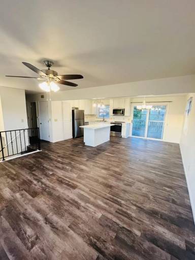 Main picture of 384 Broadway Dr