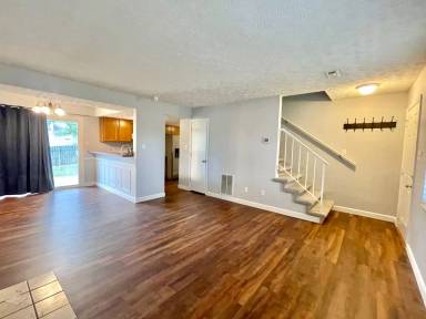 Main picture of 2631 Bainbridge Way