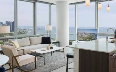 Main picture of 810 S Michigan Ave