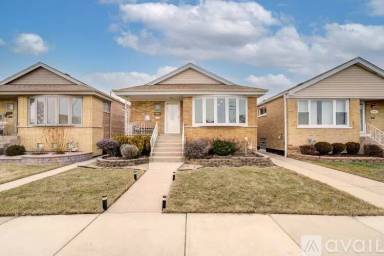 Main picture of 5948 S Nashville Ave