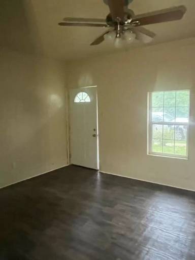 Main picture of 428 S Fredonia St