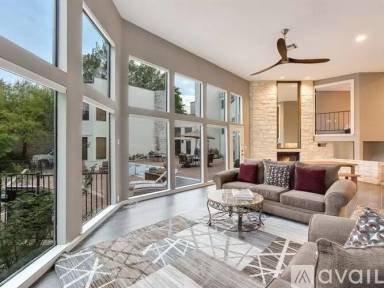 Main picture of 1 Crystal Springs Ct