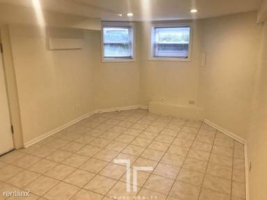 Main picture of 1613 W Berwyn Ave