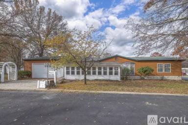 Main picture of 813 Pin Oak Dr