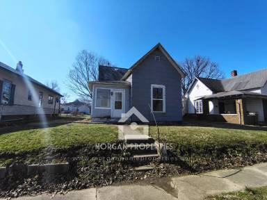 Main picture of 831 W 2nd St