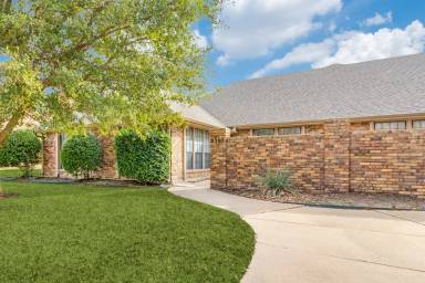 Main picture of 5305 Ledgestone Dr