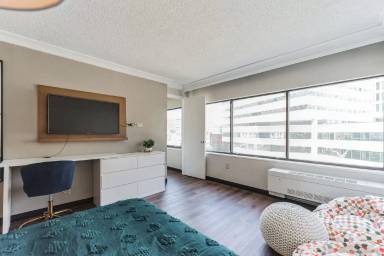 Main picture of 101 W Fayette St