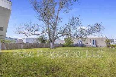 Main picture of 2718 Demarest St