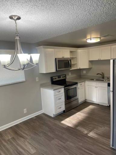 Main picture of 1723 Robb St Apartments