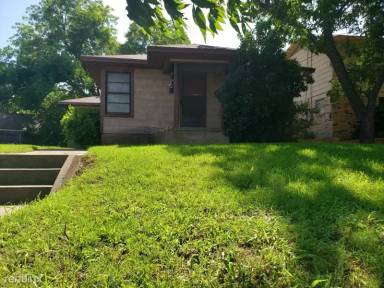 Main picture of 1306 N Travis St