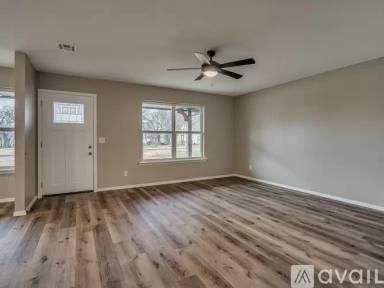 Main picture of 421 W 9th St