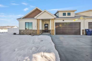 Main picture of 621 Jeanine Dr