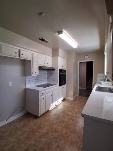 Main picture of 5780 N 8th St