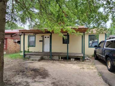 Main picture of 2817 County Ave