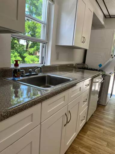 Main picture of 5910 Riverdale Ave