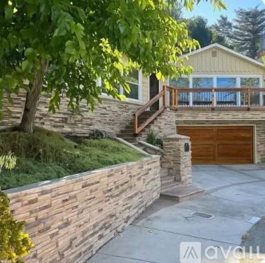 Main picture of 56 Glenaire Dr
