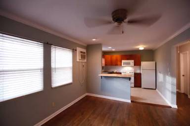Main picture of 1048 Saint Charles Ave NE