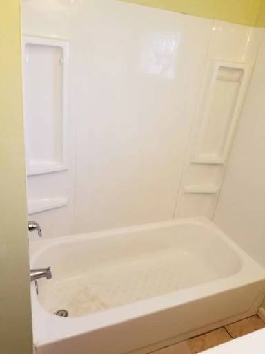 Main picture of 913 College St
