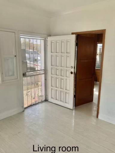 Main picture of 6551 S Vermont Ave