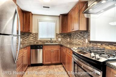 Main picture of 160 Cedar Way