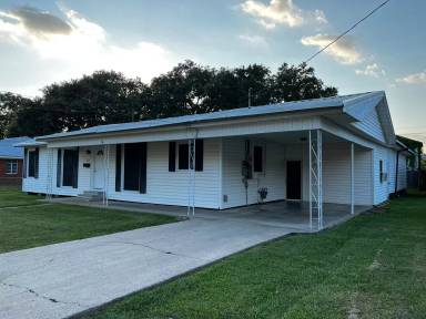 Main picture of 202 Saint Michael St