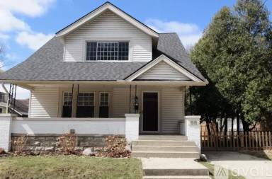 Main picture of 1515 Union Ave NE