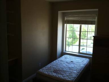 Main picture of 595 N University Ave