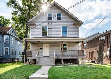 Main picture of 213 Waugh St