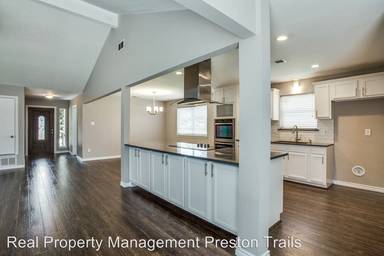 Main picture of 130 E Ridgegate Dr