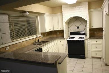 Main picture of 14423 Woodforest Blvd