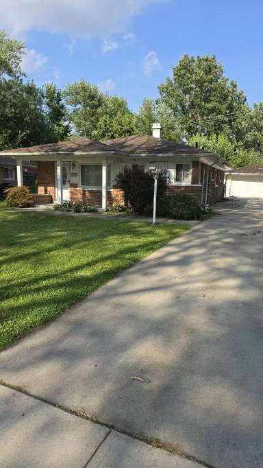 Main picture of 28262 Red Leaf Ln