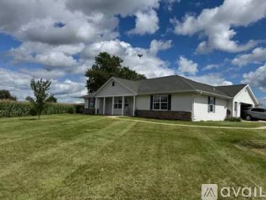 Main picture of 4600 E Maple Ln