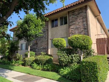 Main picture of 520 W Wilson Ave