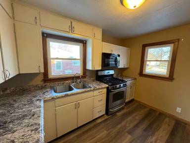 Main picture of 527 W Exchange St