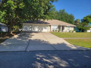 Main picture of 16044 Worthington Blvd N