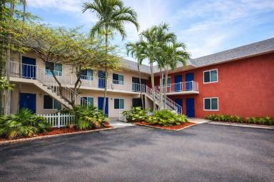 Main picture of 100 SW 10th St