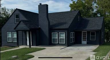 Main picture of 502 E Washington St