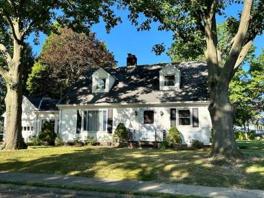 Main picture of 317 S Mill St
