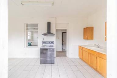 Main picture of 1139 5th Ave