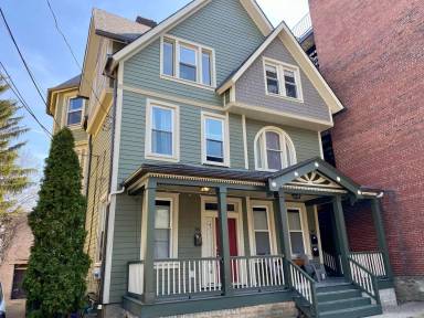 Main picture of 715 Summerlea St