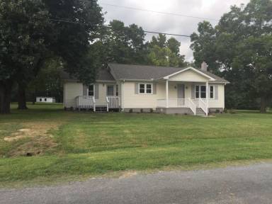 Main picture of 220 Woodson Rd