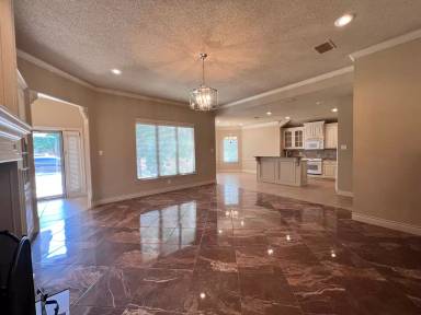 Main picture of 3014 109th St