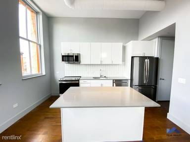 Main picture of 1427 N Milwaukee Ave