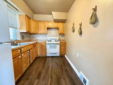 Main picture of 1020 E Mount Airy Ave