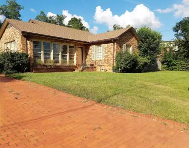 Main picture of 315 Bailey Ave