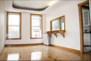 Main picture of 671 Manhattan Ave